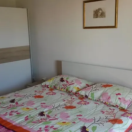 Apartment Mirella *